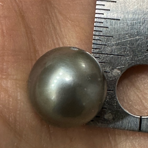 13mm TAHITIAN Pearl Floating on 925 Silver Chain - Classic & Elegant! - Picture 3 of 7